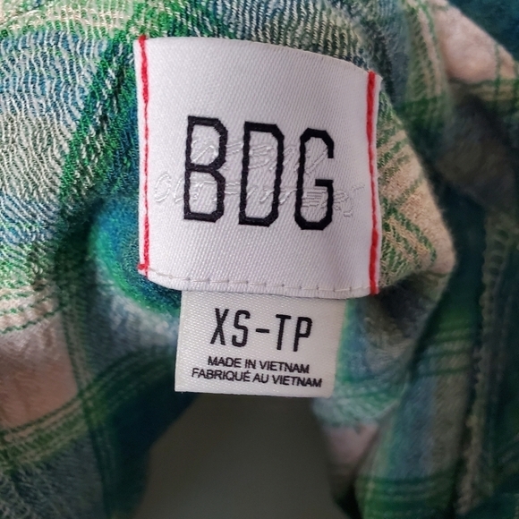 UO Plaid Slouchy BDG Gauzy Keanu Button-Down Shirt - Picture 6 of 11